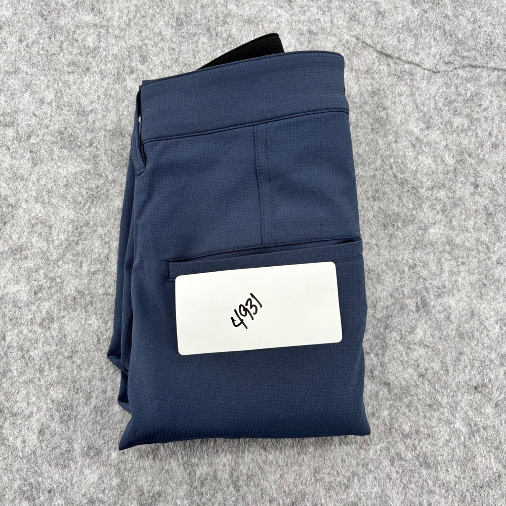 TravisMathew Men Blue Grey Micro Grid Golf Shorts Size 30 Stretch Performance - Picture 9 of 9